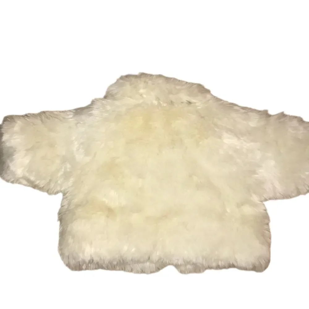 ❤️ 3/$25 Hanna Andersson White Fuzzy Faux Fur Jacket | 3-6 Months - Picture 3 of 3